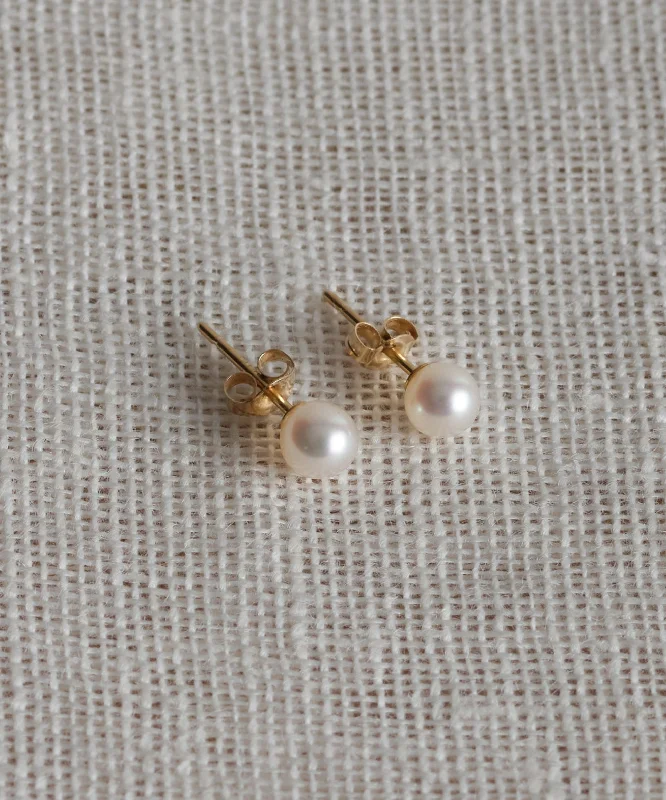 Small Loren Pearl Studs