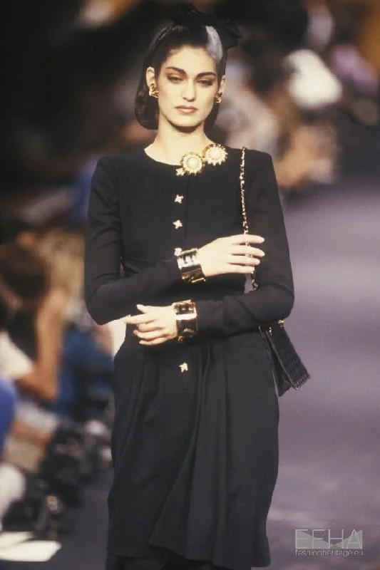 Trending Jewelry Now Available At Exclusive Prices Boucles d'oreilles Chanel 1989