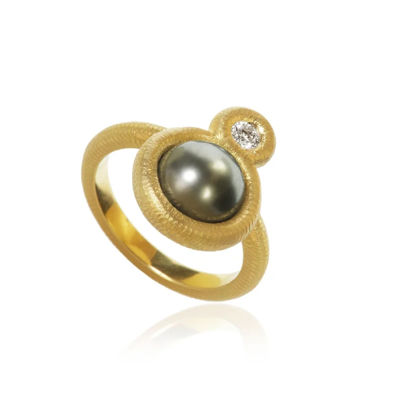 Exclusive Online Discounts On Stylish Jewelry Small Glory 18K Gold Ring w. Diamond & Pearl Exclusive Online Discounts On Stylish Jewelry Small Glory 18K Gold Ring w. Diamond & Pearl