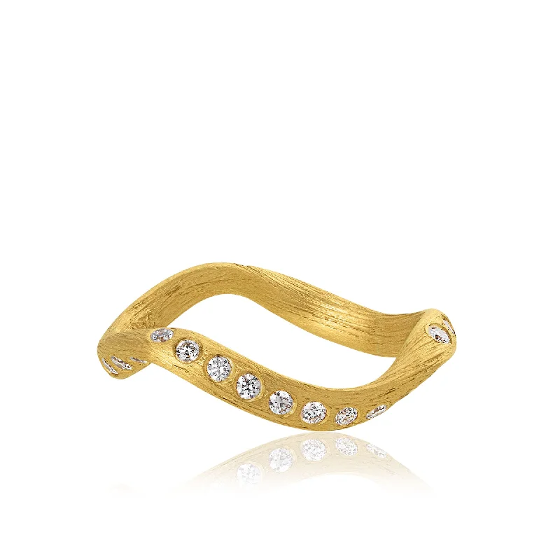 Flash Sale On Exquisite Jewelry – Don't Miss Out Vega 18K Gold Ring w. Diamonds