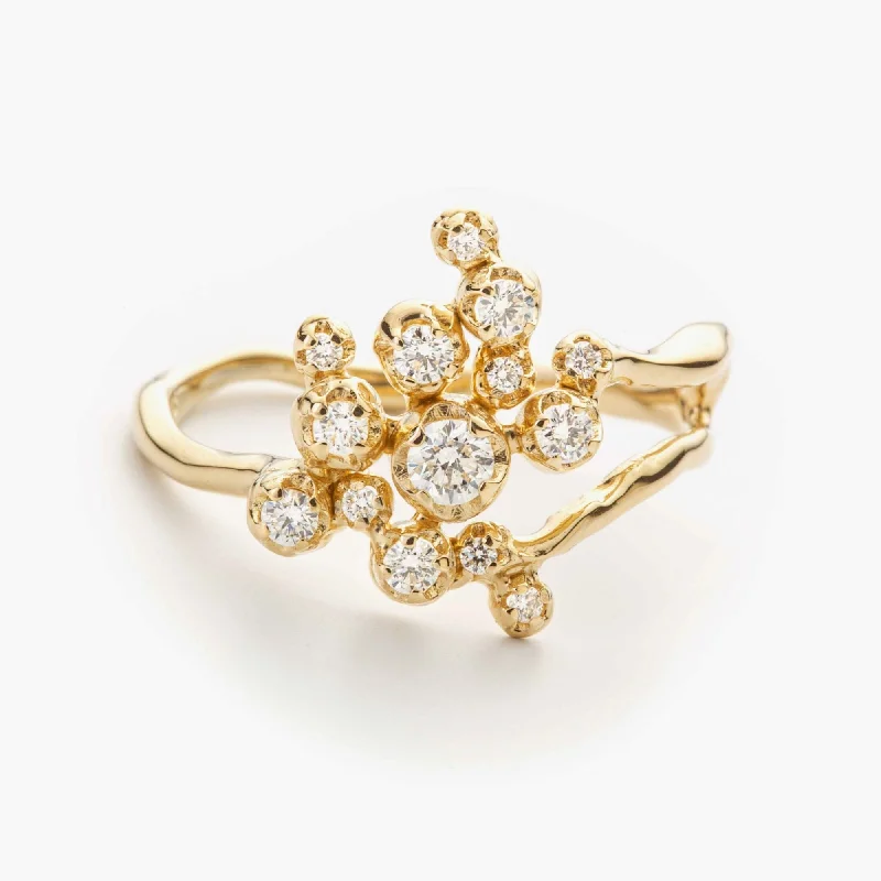Luxury Jewelry At Unbeatable Discounts Middle Organic Nr 02 18K Gold, Whitegold or Rosegold Ring w. Diamonds Luxury Jewelry At Unbeatable Discounts Middle Organic Nr 02 18K Gold, Whitegold or Rosegold Ring w. Diamonds