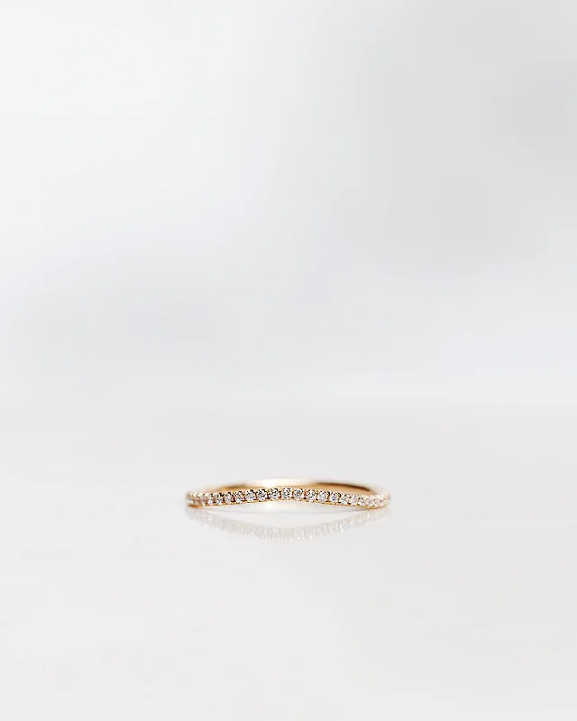 Romantic Heart-Shaped Jewelry For Special Gifts Jade Petite Wave Half 18K Gold, Whitegold or Rosegold Ring w. Diamonds Romantic Heart-Shaped Jewelry For Special Gifts Jade Petite Wave Half 18K Gold, Whitegold or Rosegold Ring w. Diamonds