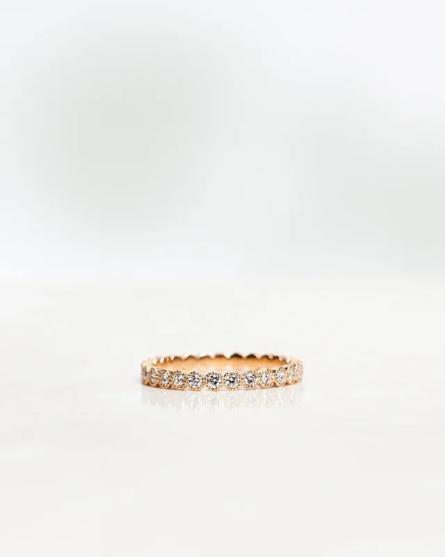 Shop Elegant Jewelry At Unbeatable Prices Astrid Vintage Style Band 18K Gold, Whitegold or Rosegold Ring w. Diamonds Shop Elegant Jewelry At Unbeatable Prices Astrid Vintage Style Band 18K Gold, Whitegold or Rosegold Ring w. Diamonds