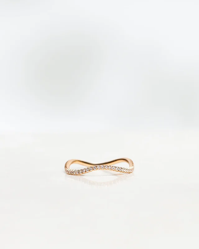 Adjustable Charm Bracelets For A Perfect Fit Jade Wave 18K Gold, Whitegold or Rosegold Ring w. Diamonds Adjustable Charm Bracelets For A Perfect Fit Jade Wave 18K Gold, Whitegold or Rosegold Ring w. Diamonds