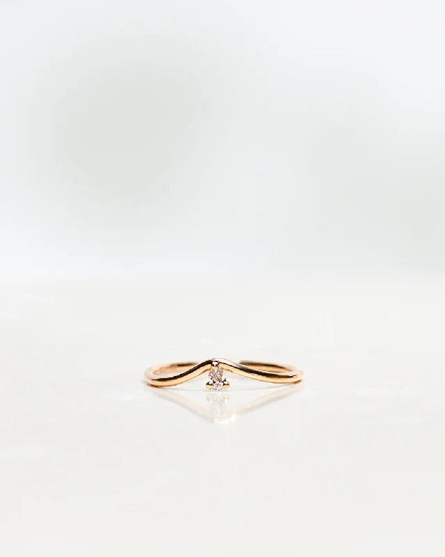 Eco-Friendly Sustainable Jewelry For Conscious Buyers Lily Fallen Drop 18K Gold, Whitegold or Rosegold Ring w. Diamond Eco-Friendly Sustainable Jewelry For Conscious Buyers Lily Fallen Drop 18K Gold, Whitegold or Rosegold Ring w. Diamond