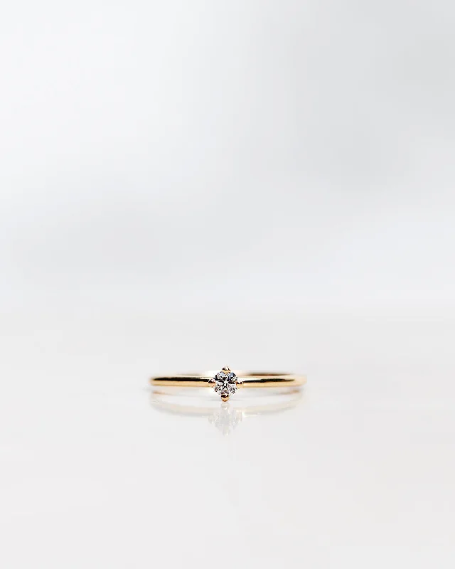 Personalized Engraved Jewelry For Meaningful Gifts Not So Tiny 18K Gold, Whitegold or Rosegold Ring w. Diamond Personalized Engraved Jewelry For Meaningful Gifts Not So Tiny 18K Gold, Whitegold or Rosegold Ring w. Diamond