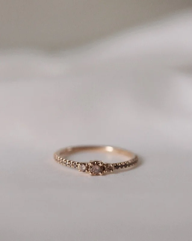Premium Diamond Jewelry At Once-In-A-Lifetime Discounts Gilda 18K Gold, Whitegold or Rosegold Ring w. Dark Chocolate Diamonds Premium Diamond Jewelry At Once-In-A-Lifetime Discounts Gilda 18K Gold, Whitegold or Rosegold Ring w. Dark Chocolate Diamonds