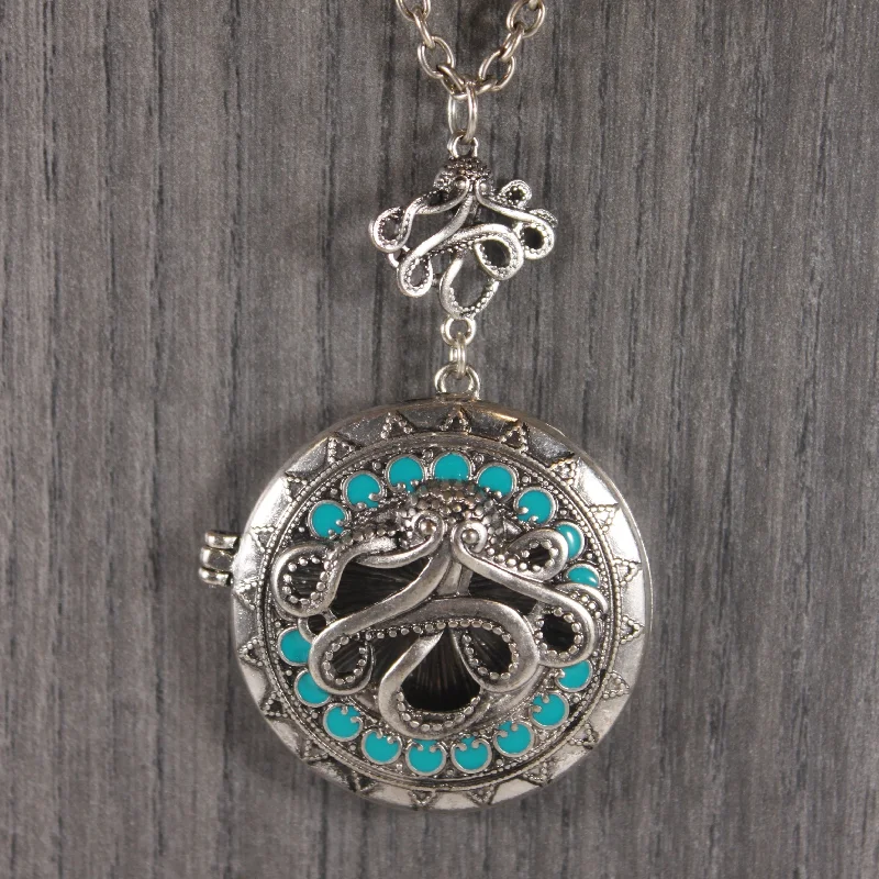 Best Jewelry Deals – Premium Quality At Exclusive Discounts Octopus Locket Long Necklace Best Jewelry Deals – Premium Quality At Exclusive Discounts Octopus Locket Long Necklace