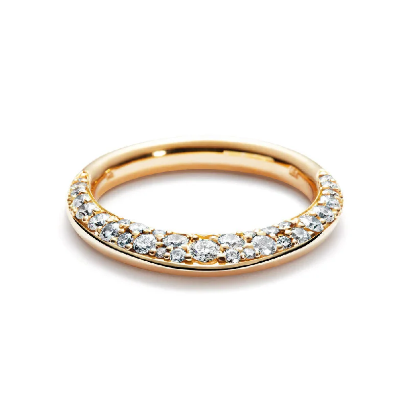 Trendy Minimalist Jewelry For Everyday Wear Single Pave 18K Gold Ring w. Diamonds