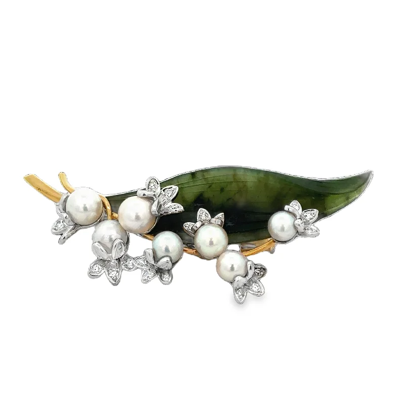 Flash Sale On Stunning Jewelry – Don't Miss Out Vintage Designer 1970s Carved Jade, Akoya Cultured Pearls and Diamond Brooch in 18k Gold Flash Sale On Stunning Jewelry – Don't Miss Out Vintage Designer 1970s Carved Jade, Akoya Cultured Pearls and Diamond Brooch in 18k Gold