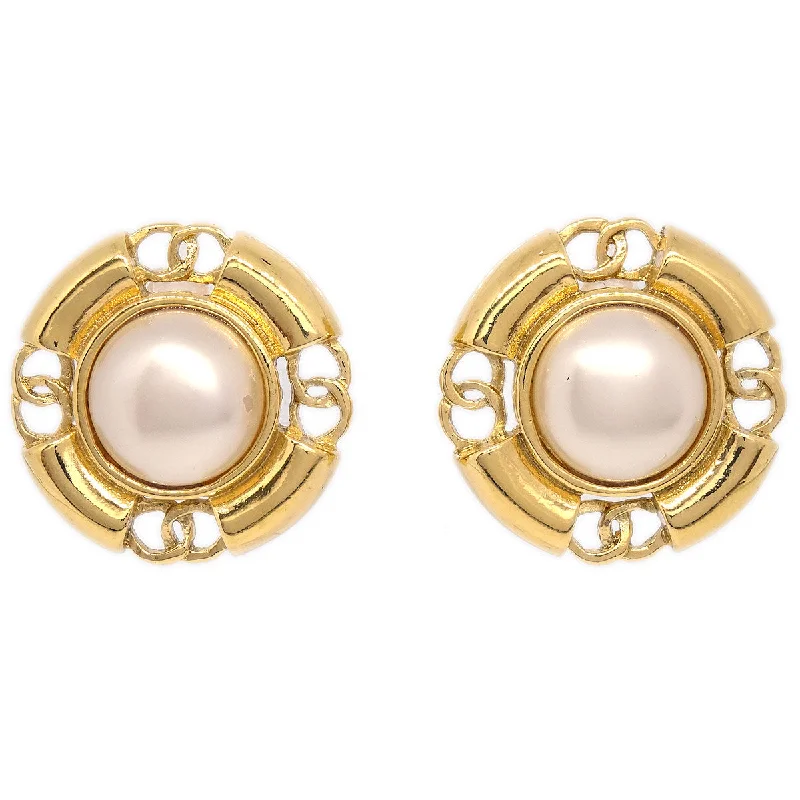 Huge Savings On Timeless Jewelry Collections Chanel 1994 Faux Pearl Earrings Clip-On Huge Savings On Timeless Jewelry Collections Chanel 1994 Faux Pearl Earrings Clip-On