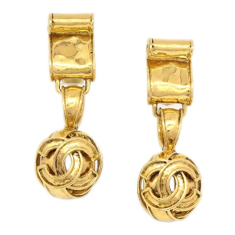 Trending Jewelry Styles Now At Limited-Time Discounts Chanel 1994 Shaking Earrings Clip-On Gold Trending Jewelry Styles Now At Limited-Time Discounts Chanel 1994 Shaking Earrings Clip-On Gold