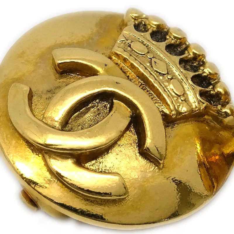 The Perfect Jewelry Piece At The Perfect Price Chanel Button Earrings Clip-On Gold 97P The Perfect Jewelry Piece At The Perfect Price Chanel Button Earrings Clip-On Gold 97P