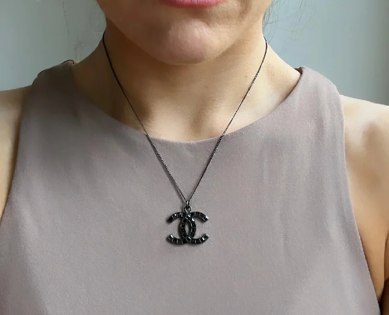 High-End Sparkle, Low-End Prices – Shop Now Chanel Black Crystal CC Pendant Necklace High-End Sparkle, Low-End Prices – Shop Now Chanel Black Crystal CC Pendant Necklace