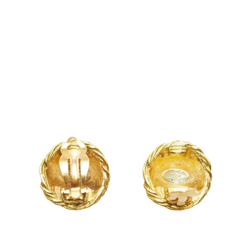 High-End Jewelry, Now More Affordable Than Ever Chanel CC Clip On Earrings (SHG-Ipyi1S)