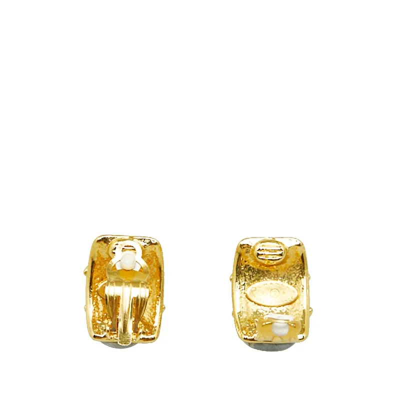 Luxury Jewelry Without The Luxury Price Tag Chanel CC Clip-On Earrings (SHG-m0WPSN) Luxury Jewelry Without The Luxury Price Tag Chanel CC Clip-On Earrings (SHG-m0WPSN)
