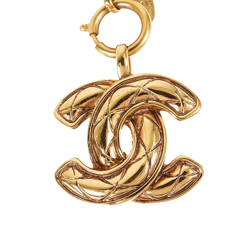Versatile Layering Jewelry For Effortless Chic Chanel CC Pendant Necklace (SHG-GNRQLN) Versatile Layering Jewelry For Effortless Chic Chanel CC Pendant Necklace (SHG-GNRQLN)