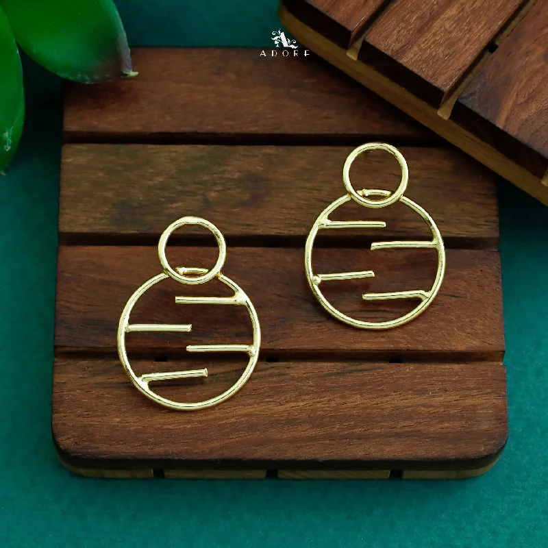 Fashion-Forward Geometric Jewelry For Contemporary Style Dual Golden Circle And Lines Earring Fashion-Forward Geometric Jewelry For Contemporary Style Dual Golden Circle And Lines Earring