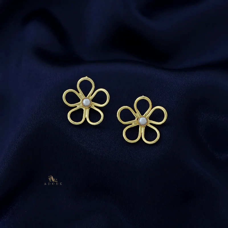 Unmissable Jewelry Clearance – Final Reductions Enora Pearl Floral Earring