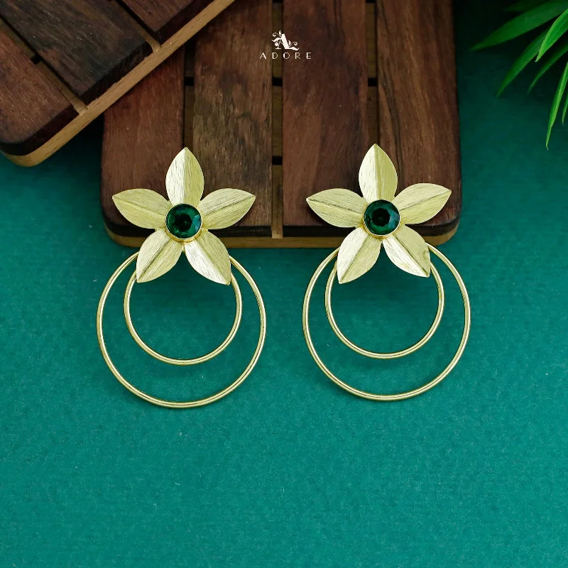Personalized Engraved Jewelry For Meaningful Gifts Golden Dual Circle And Penta Leaf Glossy Earring Personalized Engraved Jewelry For Meaningful Gifts Golden Dual Circle And Penta Leaf Glossy Earring