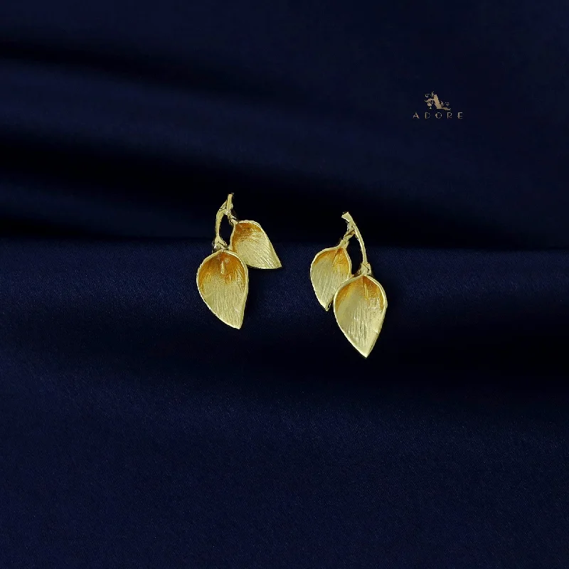 Exclusive Jewelry Discounts – Shop Now For Savings Golden Folded Leaf Earring