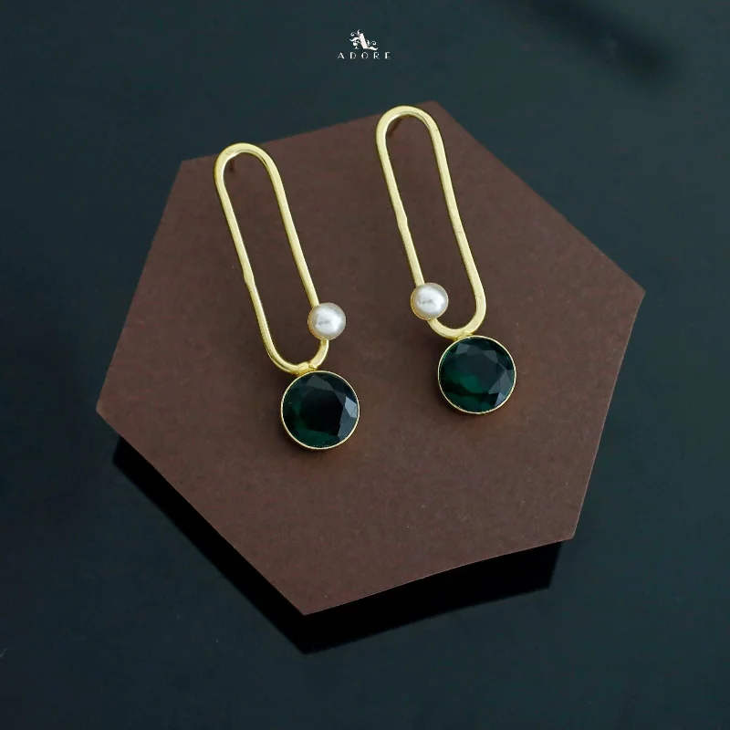 Bohemian-Inspired Jewelry For Free-Spirited Fashion Golden Long Oval And Circle Glossy Pearl Earring Bohemian-Inspired Jewelry For Free-Spirited Fashion Golden Long Oval And Circle Glossy Pearl Earring