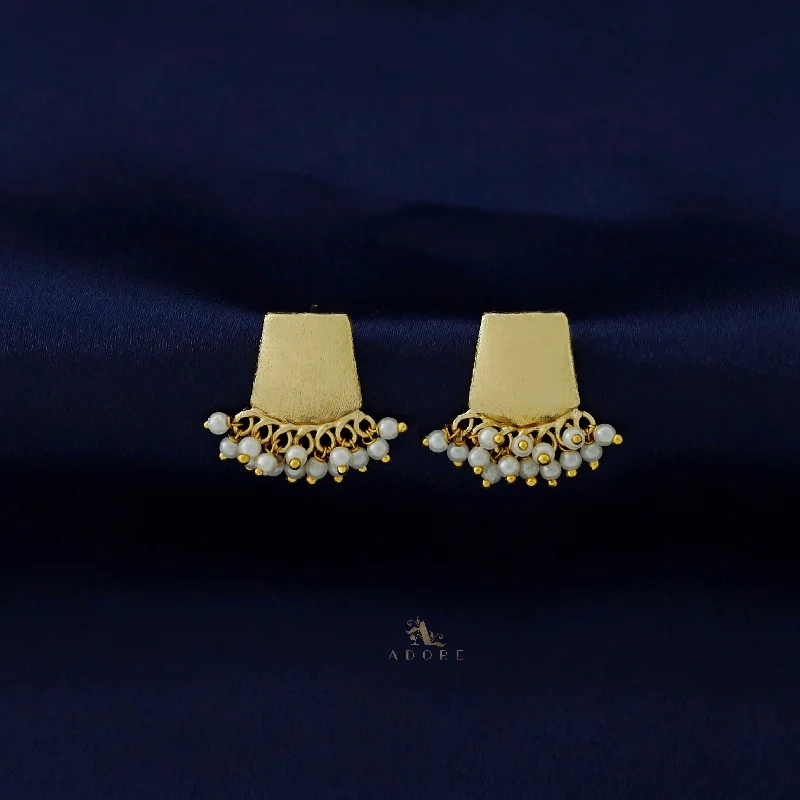Limited-Time Jewelry Sale – Elegant Styles At Less Golden Textured Trapeze Pearl Cluster Earring Limited-Time Jewelry Sale – Elegant Styles At Less Golden Textured Trapeze Pearl Cluster Earring