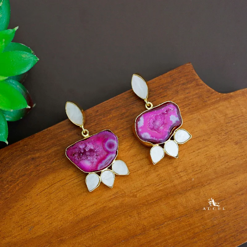 Dainty And Elegant Jewelry Now At Reduced Prices Irine Golden MOP Agate Earring