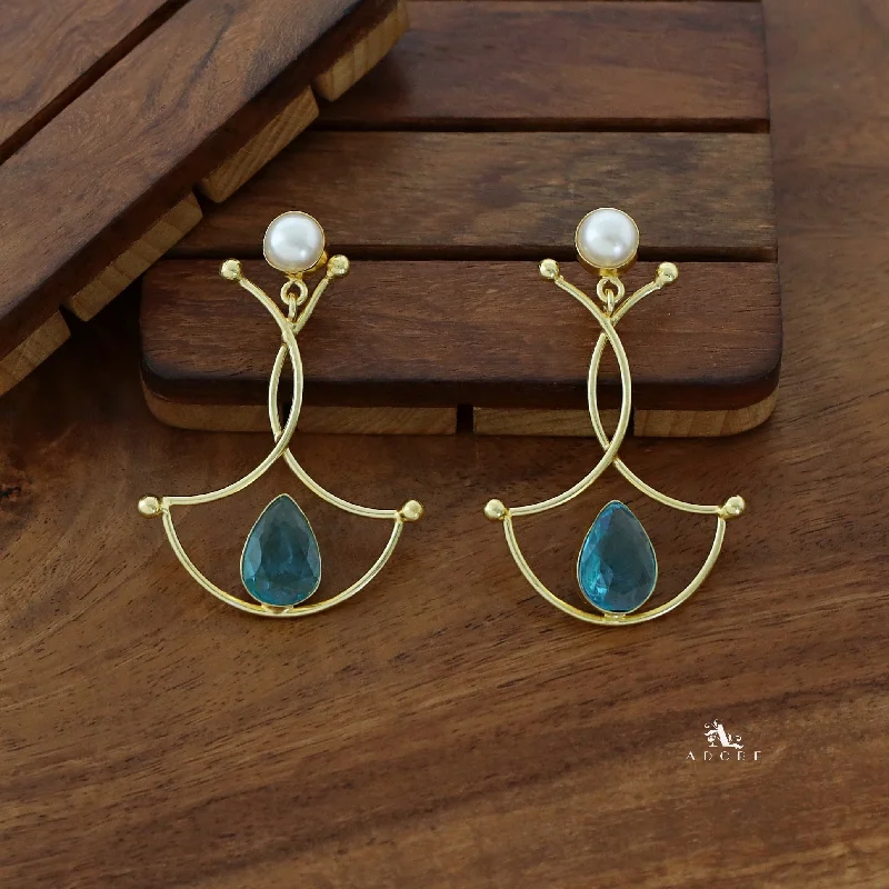 Modern Statement Jewelry For Bold Styling Triple Golden Arc Glossy Drop Pearl Earring Modern Statement Jewelry For Bold Styling Triple Golden Arc Glossy Drop Pearl Earring