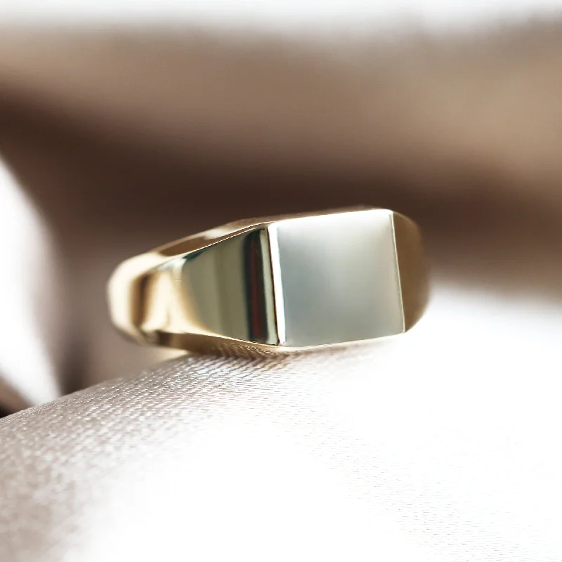 Gold bold signet ring