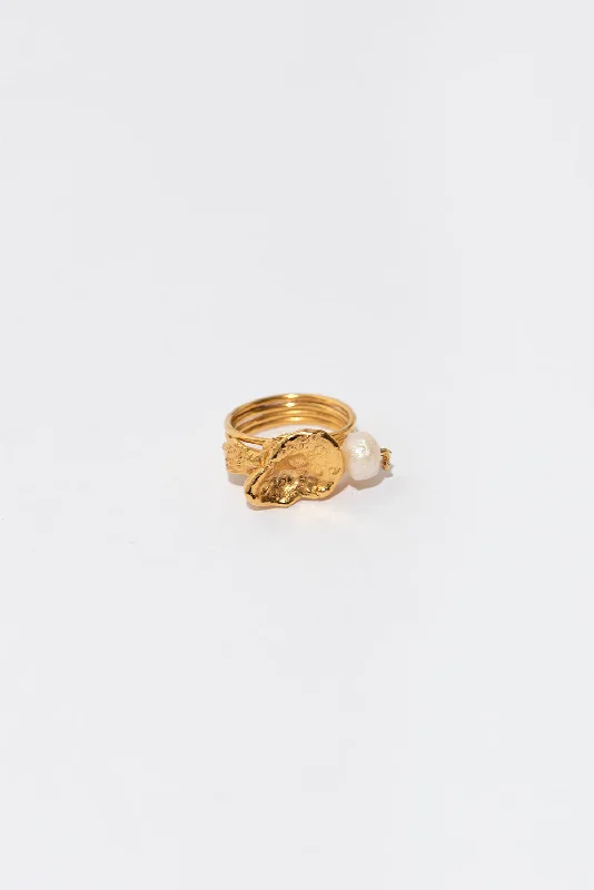 The Pink Gold Plated Ring w. Pearl