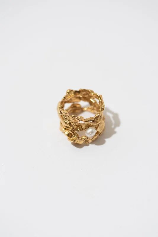 Trending Jewelry Styles Now At Limited-Time Discounts The Stackable Gold Plated Ring w. Pearl - Set of 3 Trending Jewelry Styles Now At Limited-Time Discounts The Stackable Gold Plated Ring w. Pearl - Set of 3