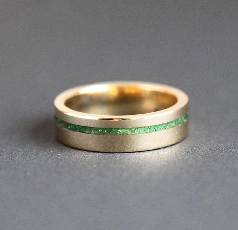 Limited-Stock Jewelry Sale – Once It's Gone, It's Gone Yuri Emerald Inlay Wedding Band Limited-Stock Jewelry Sale – Once It's Gone, It's Gone Yuri Emerald Inlay Wedding Band
