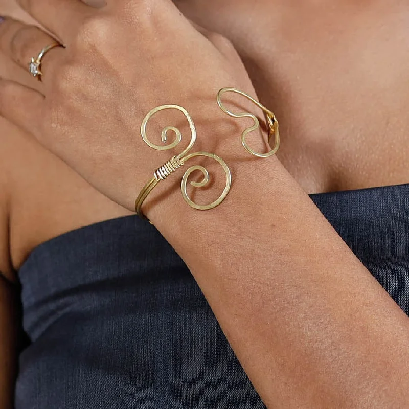 Bold And Beautiful Jewelry Now At Irresistible Prices Brass Metal Handcrafted Dokra Bracelet by Asalkaar (Adjustable) Bold And Beautiful Jewelry Now At Irresistible Prices Brass Metal Handcrafted Dokra Bracelet by Asalkaar (Adjustable)