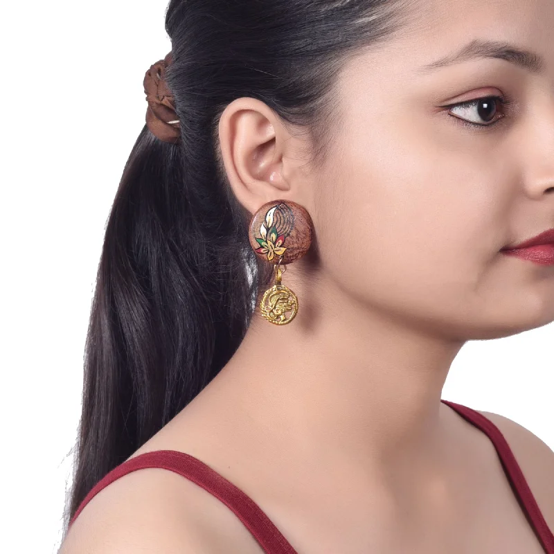 Best-Selling Jewelry Styles Now At Exclusive Discounts Floral Fusion: Handcrafted Wooden Earrings Best-Selling Jewelry Styles Now At Exclusive Discounts Floral Fusion: Handcrafted Wooden Earrings