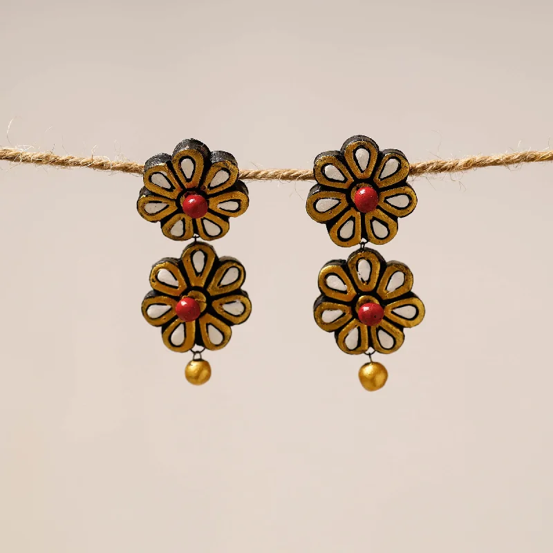 Once-A-Year Jewelry Sale – Grab Your Favorites Now Bishnupur Handpainted Flower Shape Terracotta Stud Earrings 12 Once-A-Year Jewelry Sale – Grab Your Favorites Now Bishnupur Handpainted Flower Shape Terracotta Stud Earrings 12