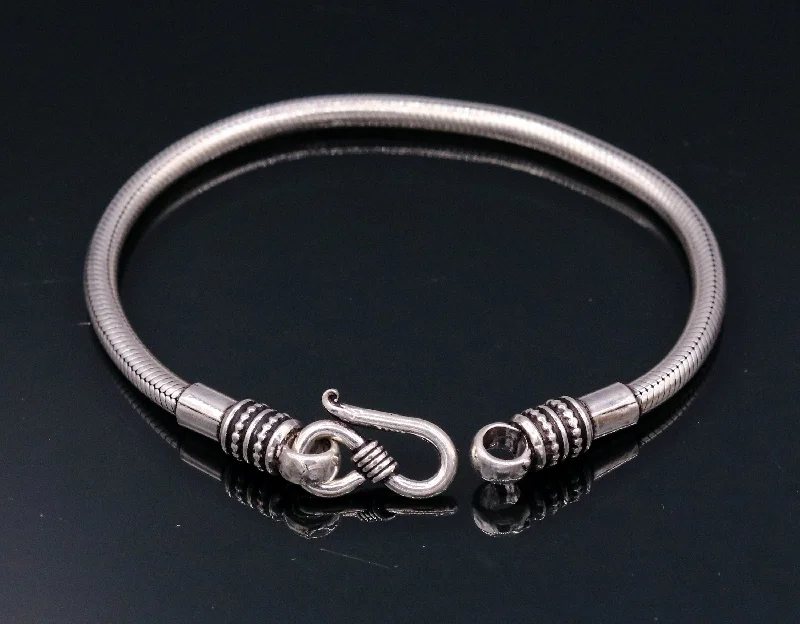 Unique Jewelry Designs Now At Discounted Rates 4mm  925 sterling silver handmade amazing inches snake chain flexible unisex bracelet jewelry from Rajasthan india sbr47