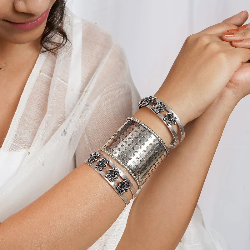 Modern Jewelry At Exclusive Discounts – Shop Today Teejh Trika Stacked Bracelet Set Modern Jewelry At Exclusive Discounts – Shop Today Teejh Trika Stacked Bracelet Set