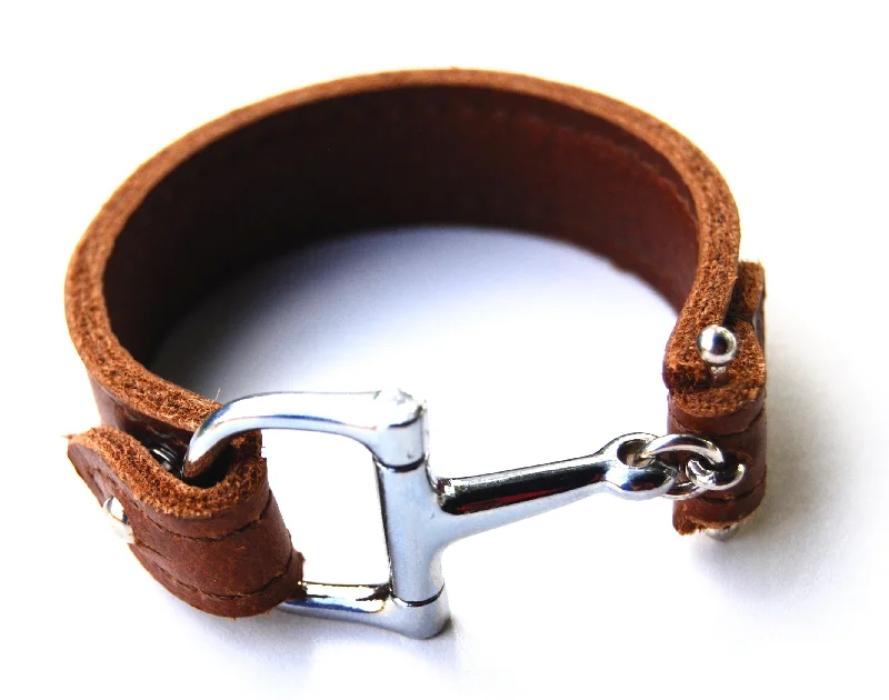 Shop Dazzling Rings, Earrings, And More At Special Discounts AMORA CUFF