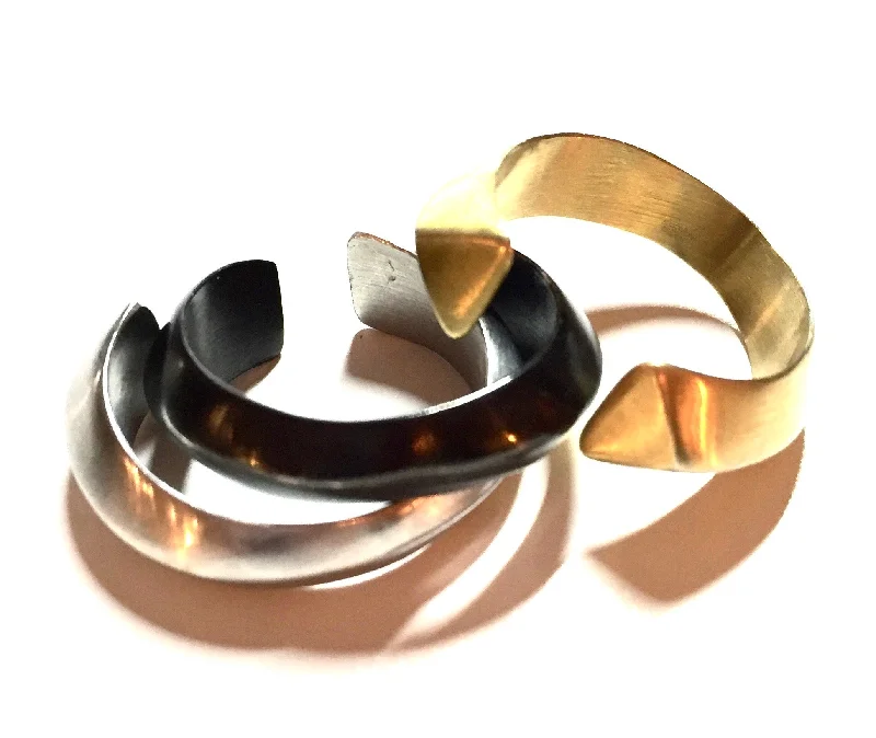 Elegant Jewelry, Exclusive Prices – Shop Now ARTAX FARRIER RING | Equestrian Style Ring | Stainless Steel Jewelry - AtelierCG™ Elegant Jewelry, Exclusive Prices – Shop Now ARTAX FARRIER RING | Equestrian Style Ring | Stainless Steel Jewelry - AtelierCG™