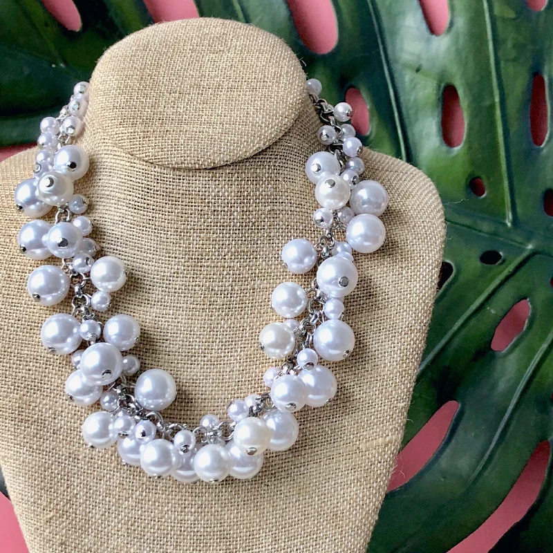 Elegant Designs, Unbeatable Discounts – Shop Jewelry Now Molly Pearl Bauble Necklace - Silver Elegant Designs, Unbeatable Discounts – Shop Jewelry Now Molly Pearl Bauble Necklace - Silver