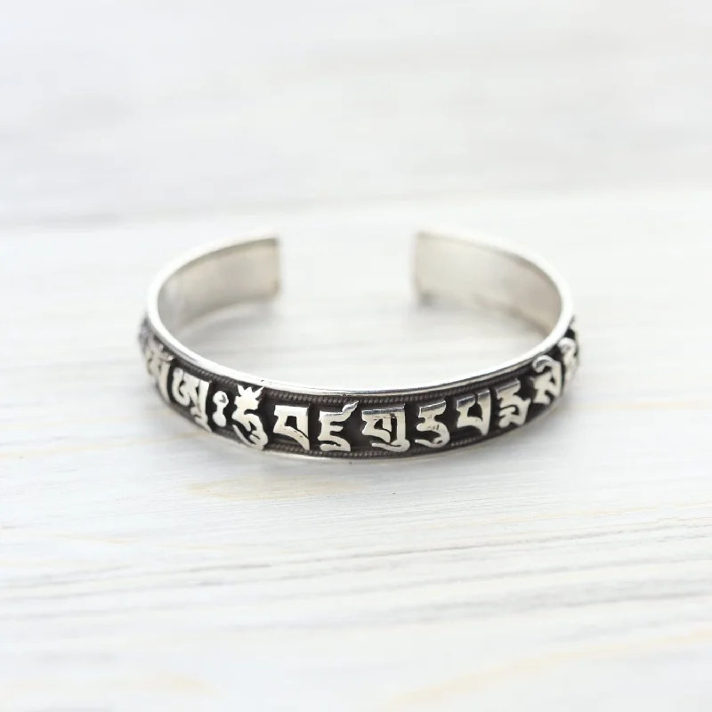 Best-Selling Jewelry Styles Now At Exclusive Discounts Padmasambhava Purifying Mantra Bracelet Best-Selling Jewelry Styles Now At Exclusive Discounts Padmasambhava Purifying Mantra Bracelet