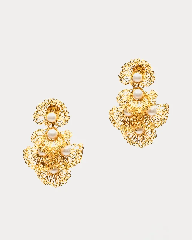 Huge Savings On Timeless Jewelry Collections Shells Mini Earring Pearl Gold